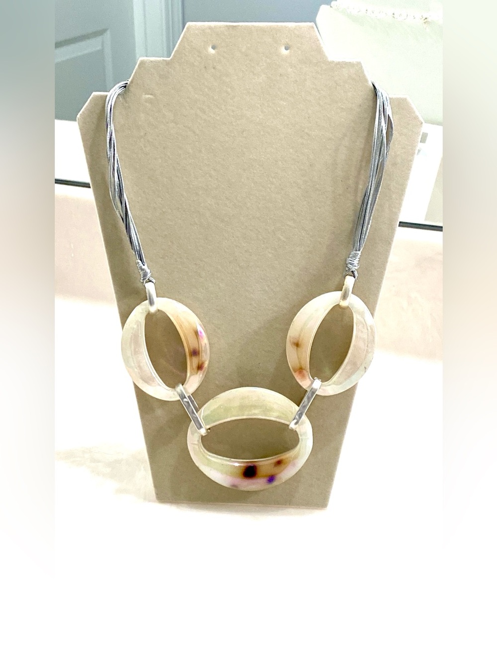 Cream Shell Triple Circle Pendant Necklace - Unbranded